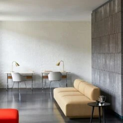 &Tradition Pavilion AV16 Schreibtisch, Mushroom / Oak / Chrome Legs 7 &Tradition Pavilion AV16 Schreibtisch, Mushroom / Oak / Chrome Legs -Gubi || Hay || &Tradition Verkäufe tradition pavilion av16 schreibtisch 8