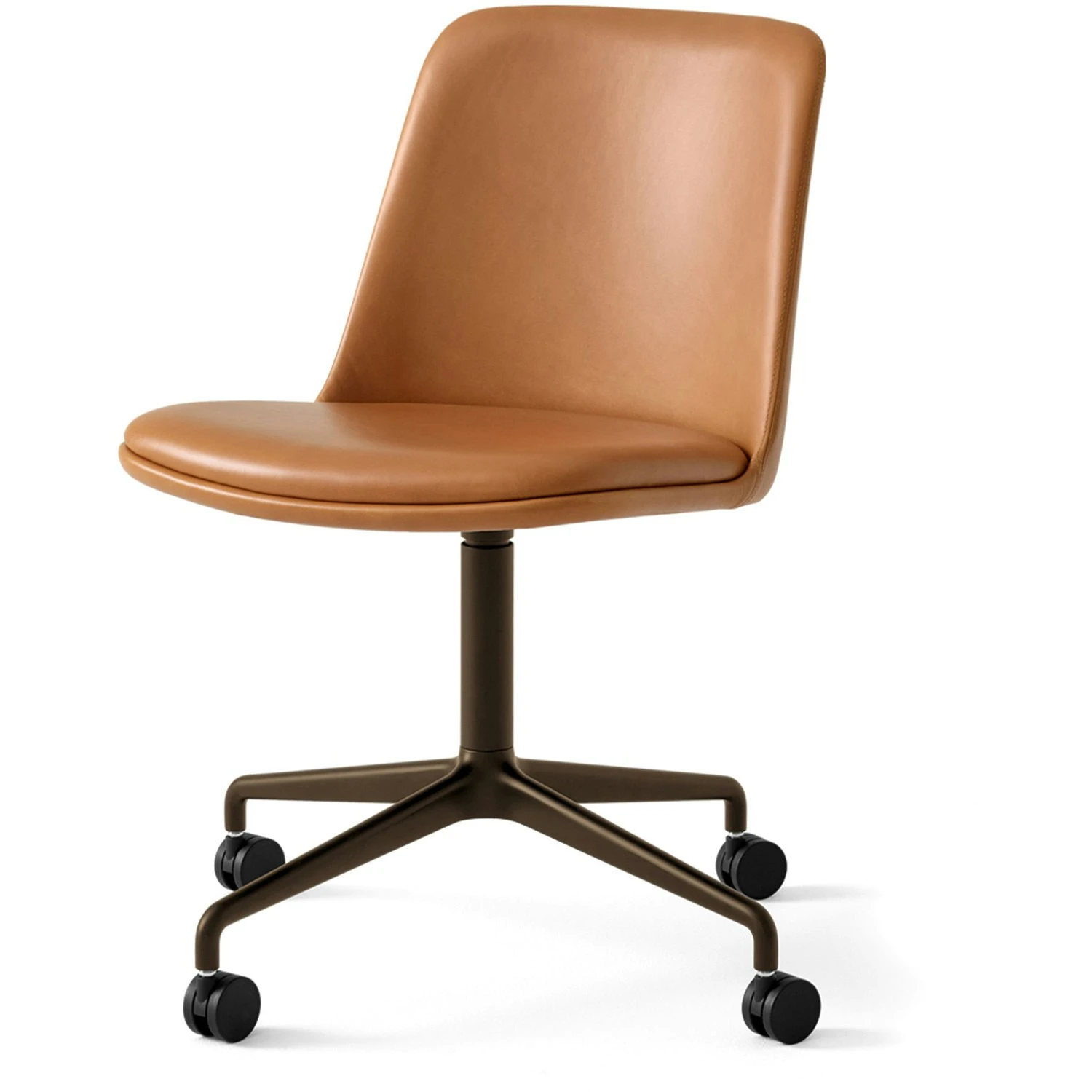 &Tradition Rely Stuhl HW24 Swivel, Brüniert / Silk 0250 Cognac 1 &Tradition Rely Stuhl HW24 Swivel, Brüniert / Silk 0250 Cognac