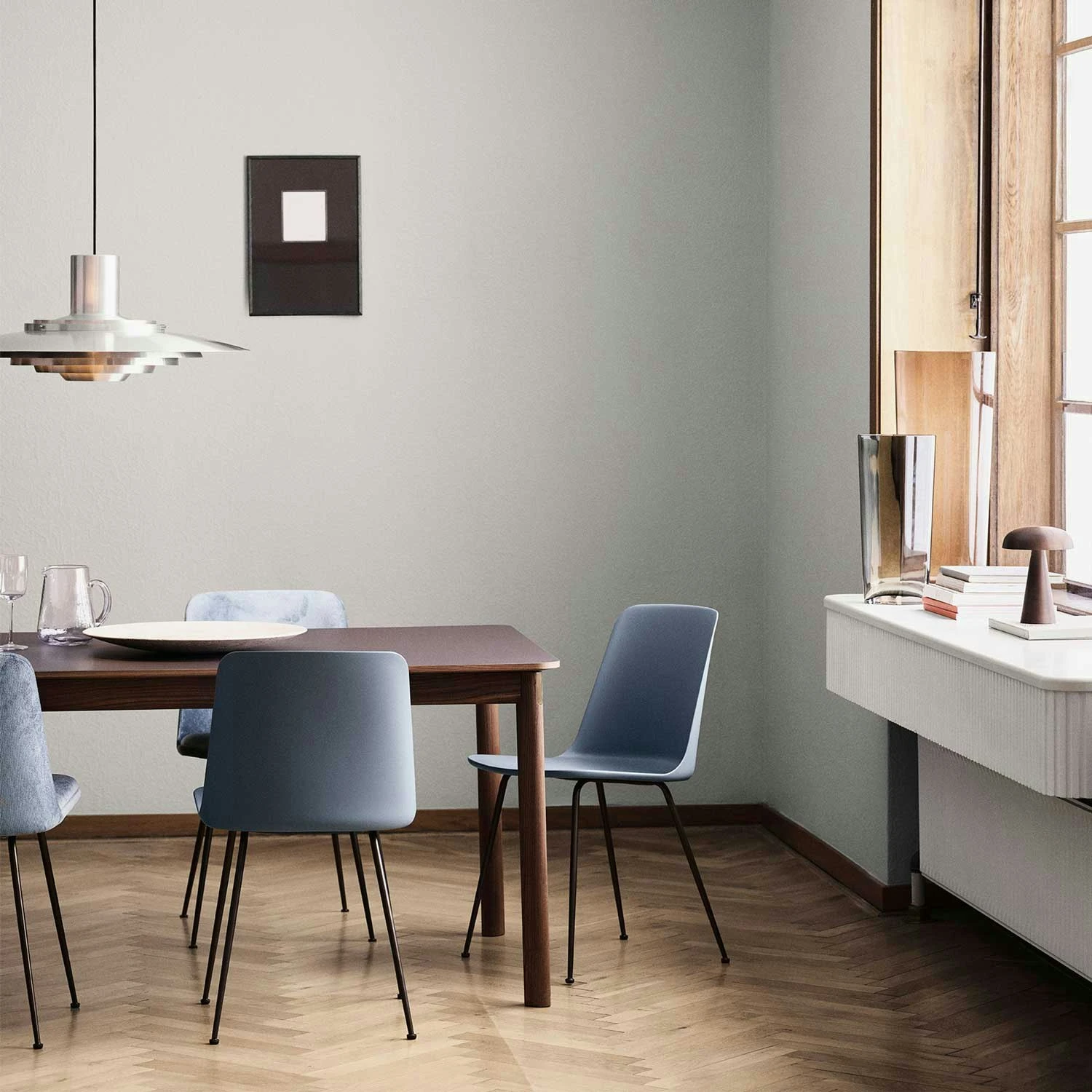 &Tradition Rely Stuhl HW6, Brüniert / Hellblau 2 &Tradition Rely Stuhl HW6, Brüniert / Hellblau – Bild 2