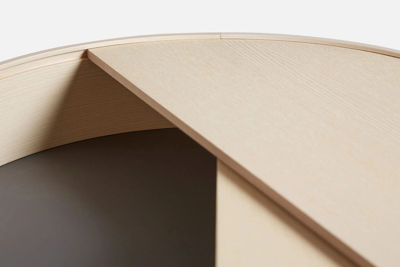 Woud ARC Kaffeetisch, In Weiß Pigmentierter Esche 2 Woud ARC Kaffeetisch, In Weiß Pigmentierter Esche – Bild 2