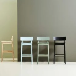 Woud Barhocker Pause H65, Weiß Pigmentierte Eiche -Gubi || Hay || &Tradition Verkäufe woud barhocker pause h75 wei pigmentierte eiche 2